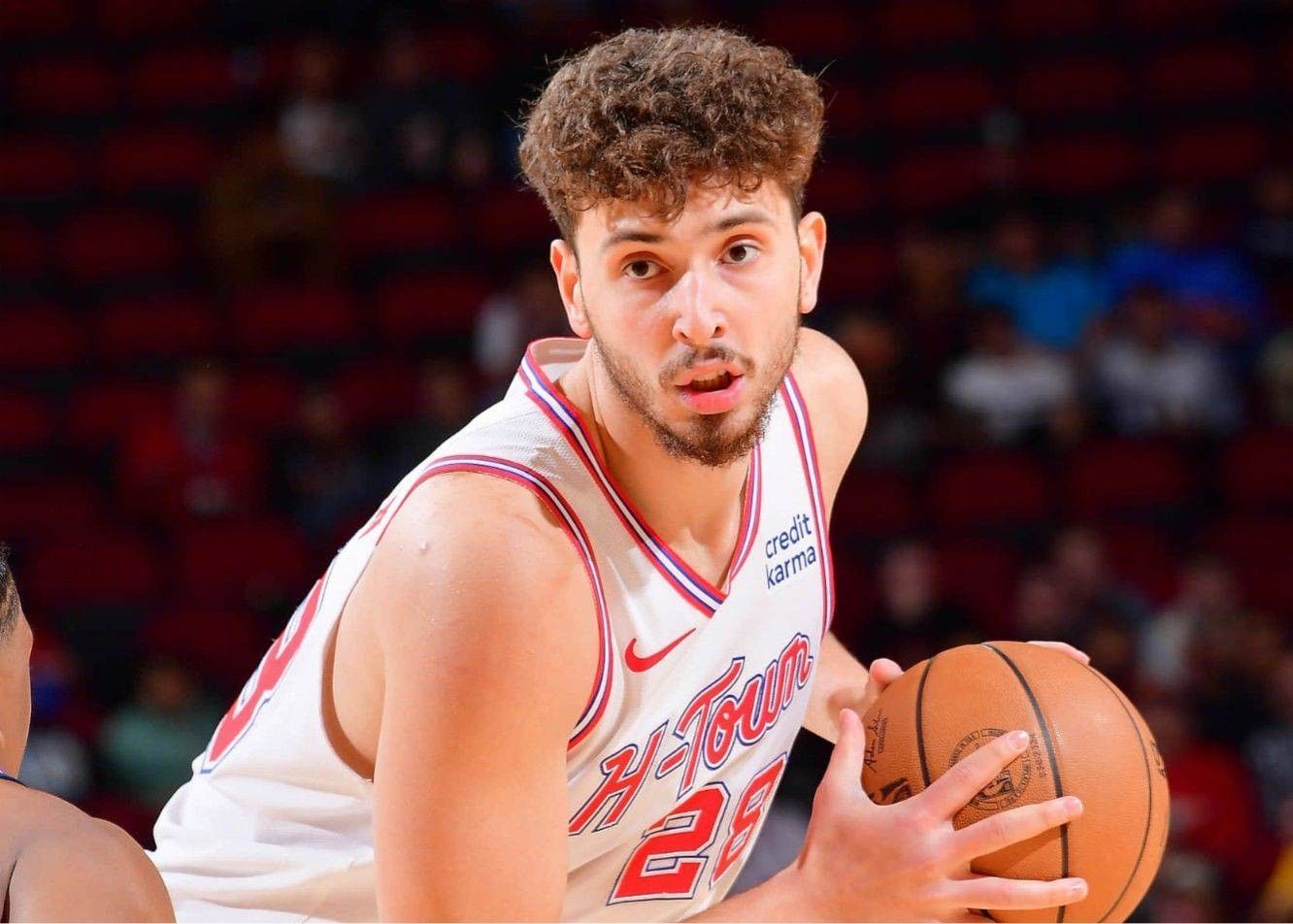 火箭&活塞首節吹了16次違例，申京&康寧漢都吃到2犯