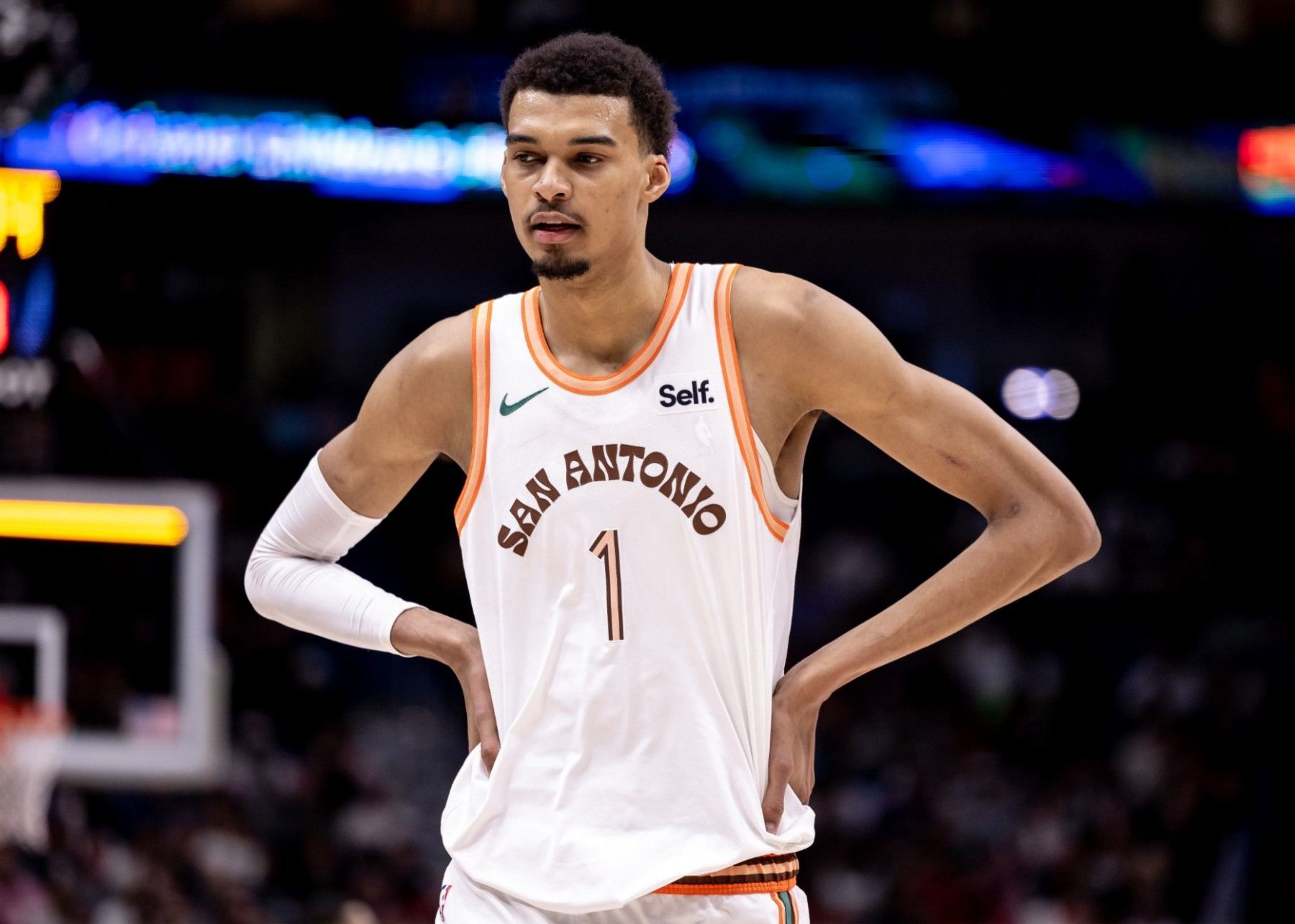 決戰時刻6犯離場！文班亞馬11罰9中得到19分8板3助攻