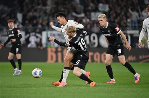 B. 門興格拉德巴赫 vs SC 弗萊堡